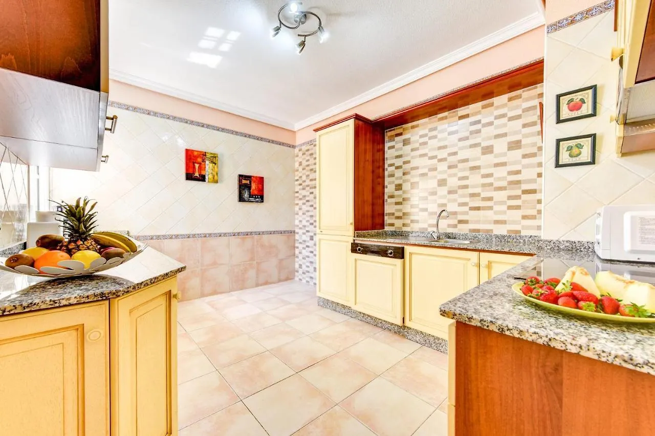 Villa Teide Sol Con Piscina Climatizada, Playa Fanabe, Costa Adeje